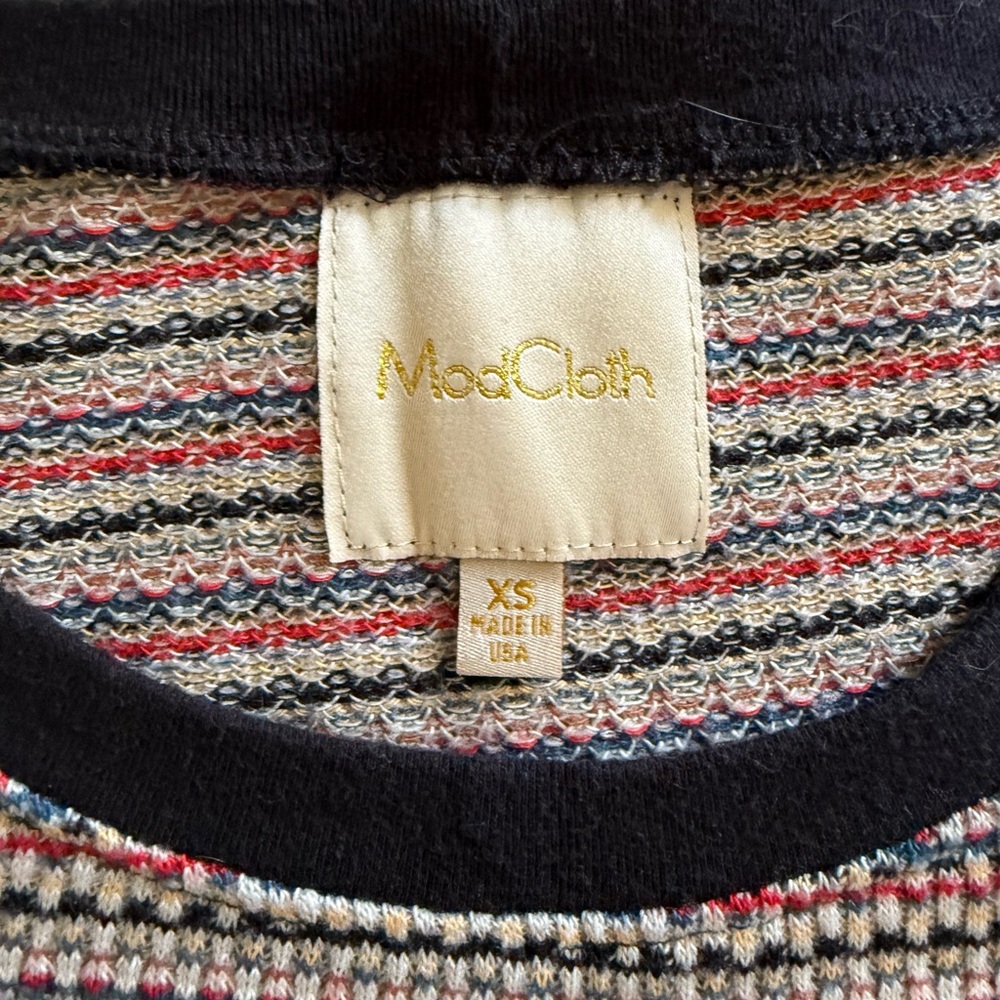 Stylish Patterned Dress - image 3